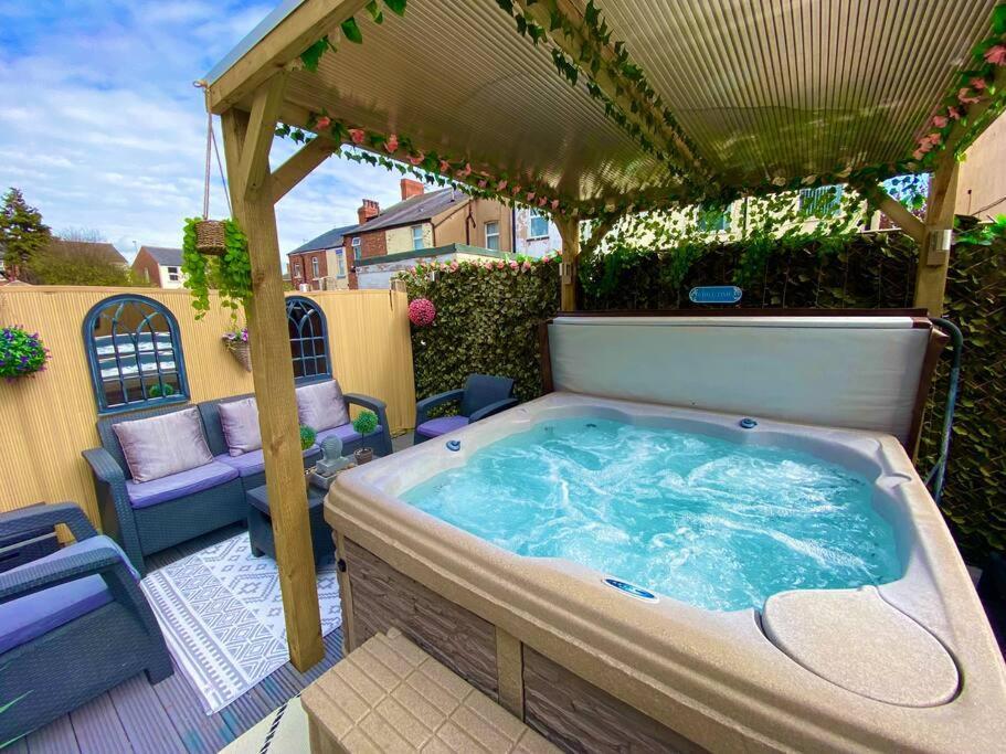 New…The Hottub House Blackpool Pleasure Beach Eksteriør bilde