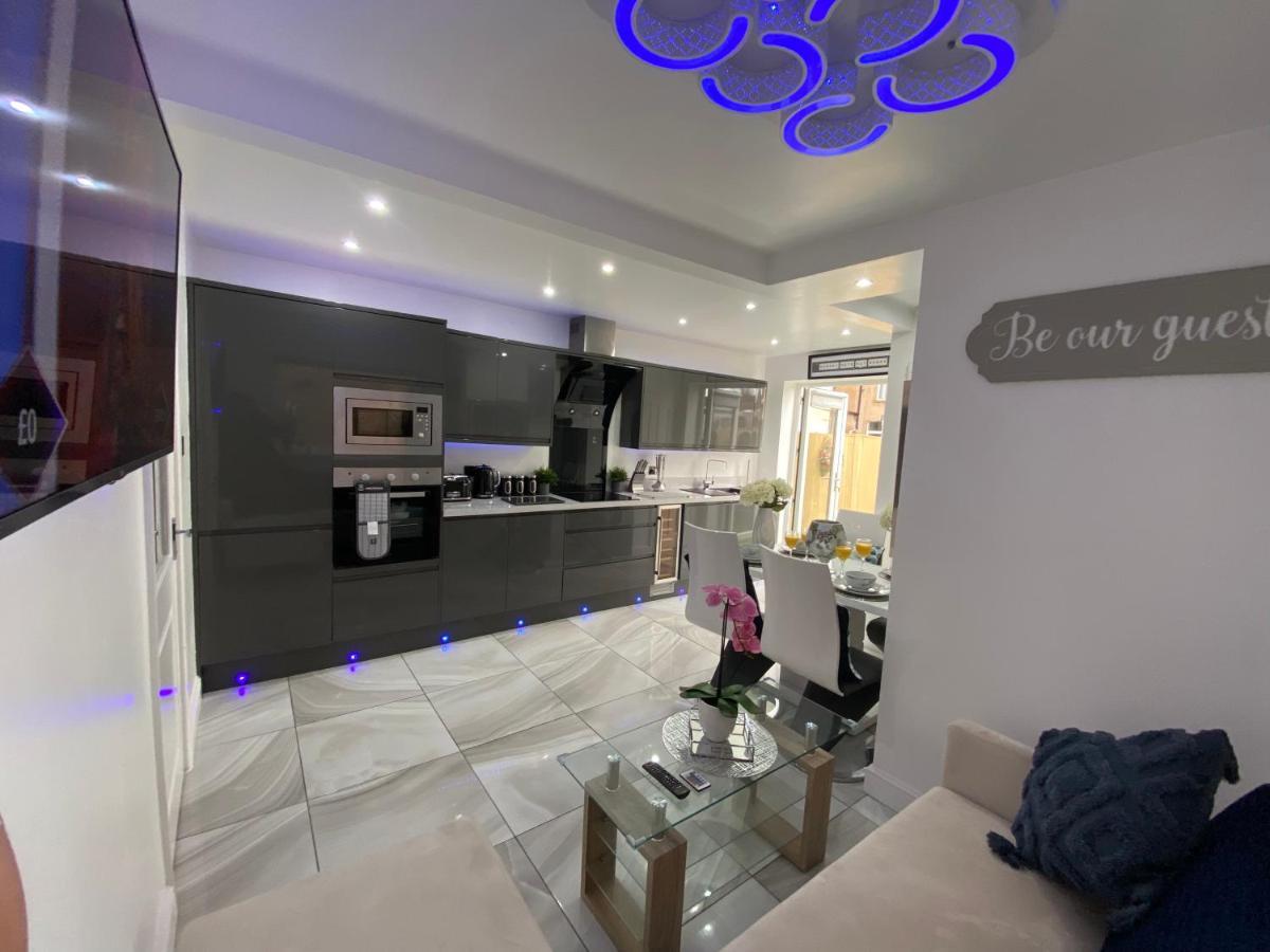 New…The Hottub House Blackpool Pleasure Beach Eksteriør bilde